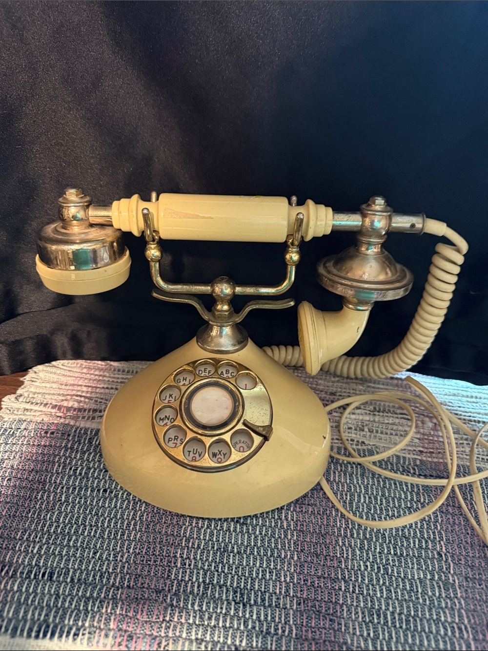 Vintage Style Cream Rotary Desk Phone - Classic Telephone made in Korea 8/1979